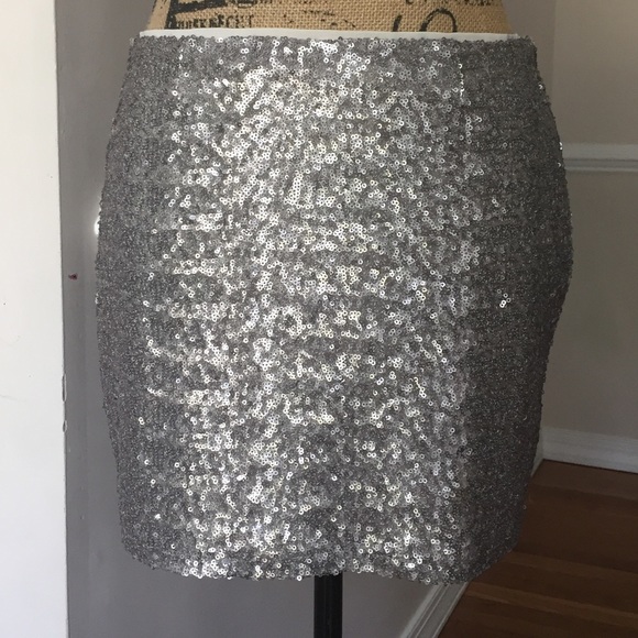 Gap Silver Sequin Mini - Picture 1 of 5